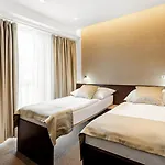 Saris Hotel