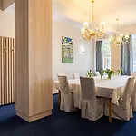Hotel Saris