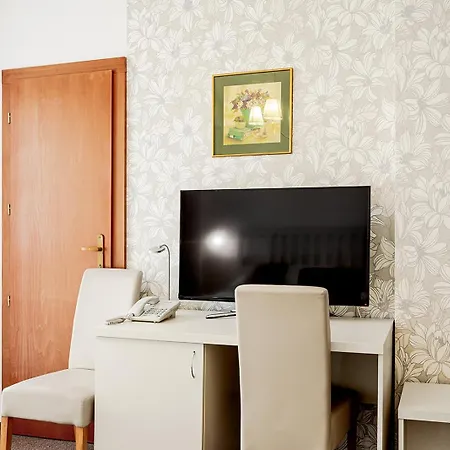 Saris Отель 3*