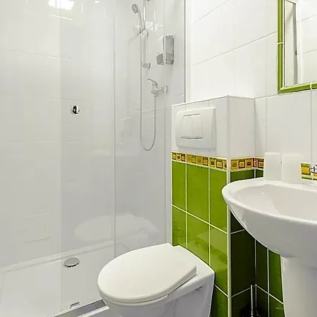 Отель Saris 3*