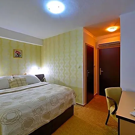 Saris 3* Бардеёв