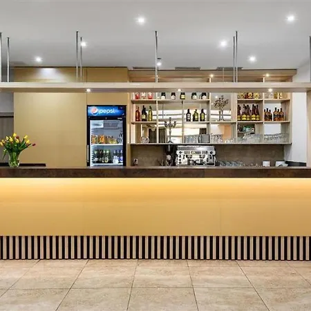 Saris Hotel