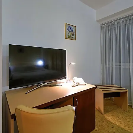 Saris Отель 3*